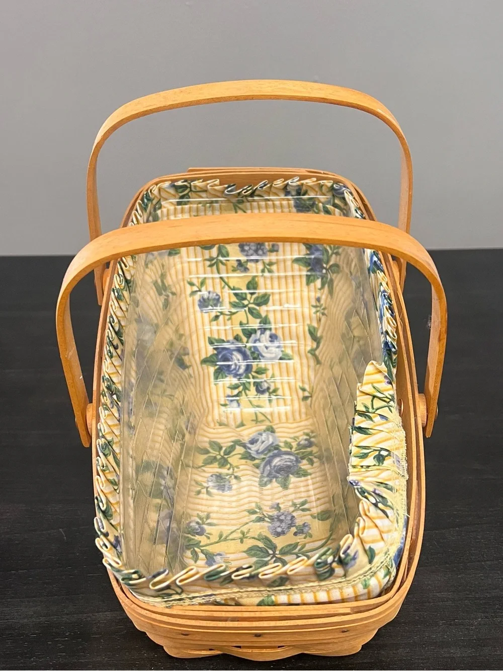 VTG 1998 Longaberger Medium Size Vegetable Basket W/ Plastic & Fabric Liner USA